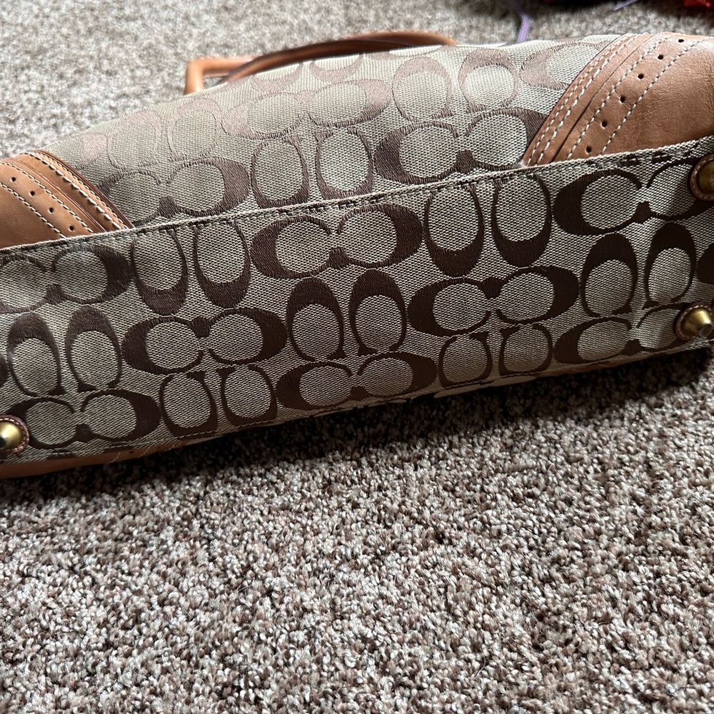 Coach Hampton Signature Carryall Bag Beige - Picture 3 of 4